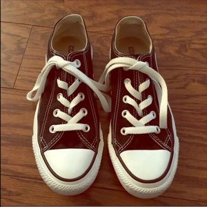 Converse Sneakers Sz 6